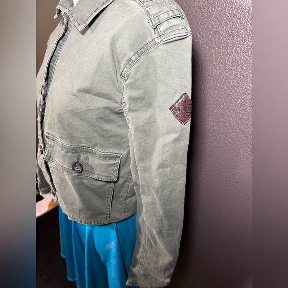 HOLLISTER, cropped, army jacket!! - Picture 4 of 9